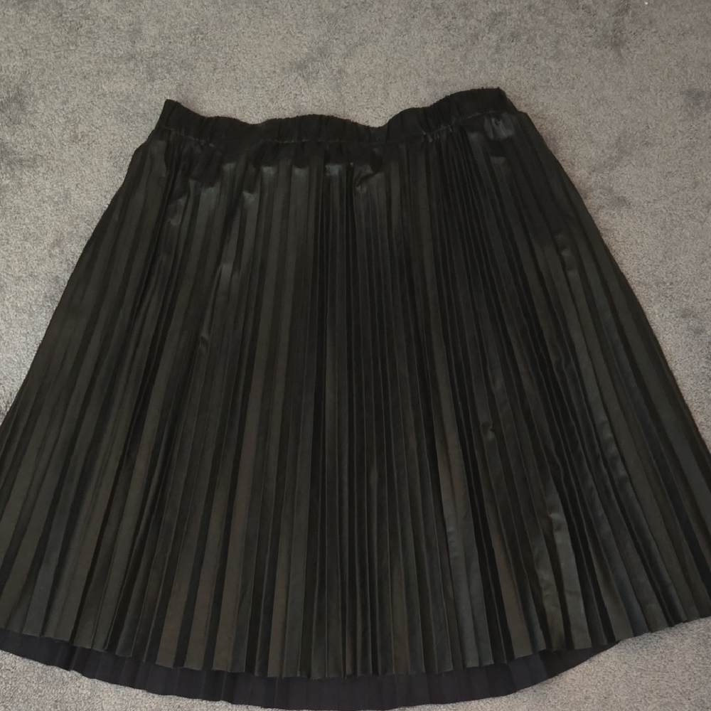Lane Bryant Black Pleated Skirt - Picture 5 of 7